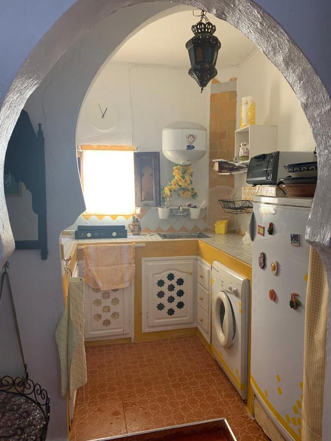 HATHOR ,Casa marroquí con dos terrazas en la Medina antigua , ideal parejas!! Asilah Exterior foto