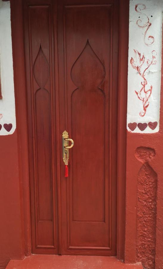 HATHOR ,Casa marroquí con dos terrazas en la Medina antigua , ideal parejas!! Asilah Exterior foto