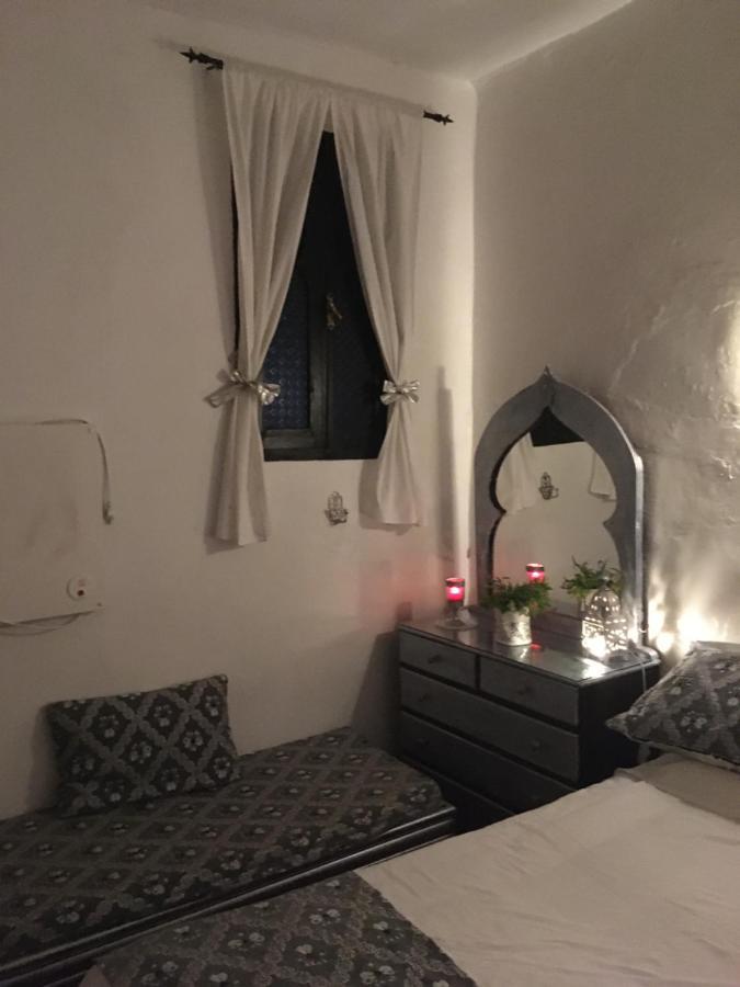 HATHOR ,Casa marroquí con dos terrazas en la Medina antigua , ideal parejas!! Asilah Exterior foto