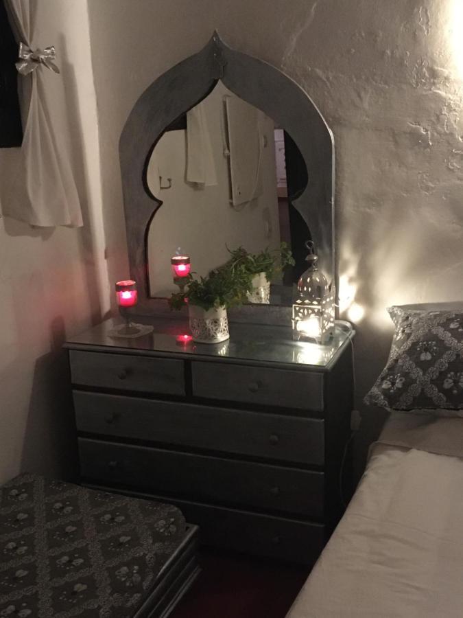 HATHOR ,Casa marroquí con dos terrazas en la Medina antigua , ideal parejas!! Asilah Exterior foto