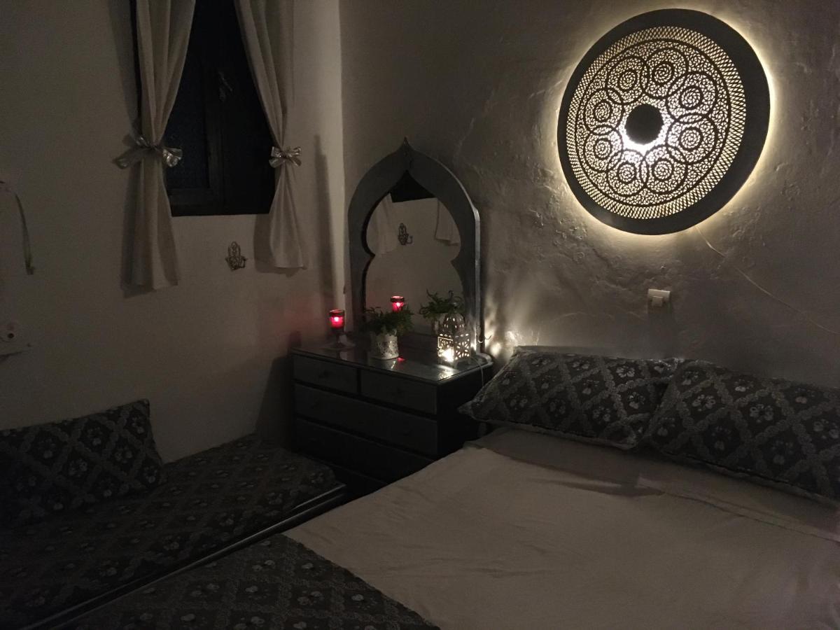 HATHOR ,Casa marroquí con dos terrazas en la Medina antigua , ideal parejas!! Asilah Exterior foto