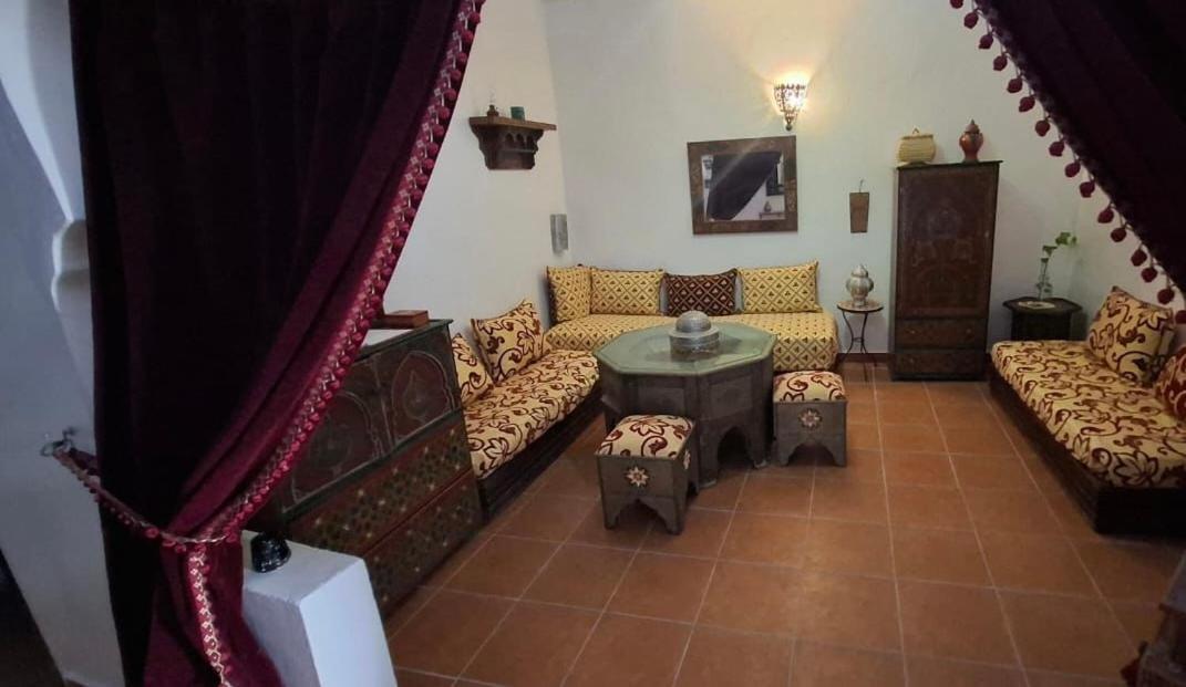 HATHOR ,Casa marroquí con dos terrazas en la Medina antigua , ideal parejas!! Asilah Exterior foto